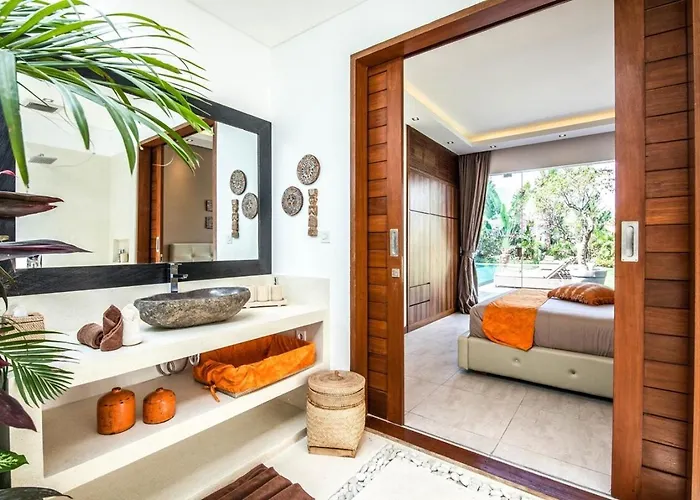 Stunning 6 Bedroom Villa Only 400M To The Beach * チャングー