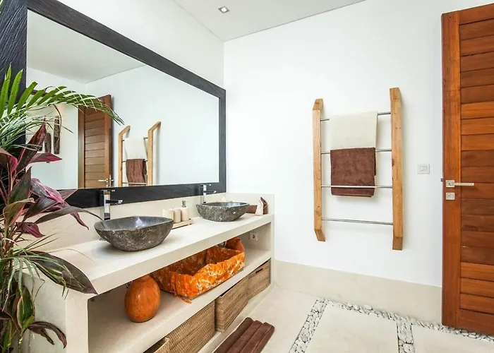 ヴィラ Stunning 6 Bedroom Villa Only 400M To The Beach