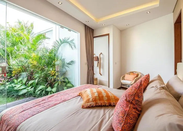 ヴィラ Stunning 6 Bedroom Villa Only 400M To The Beach *