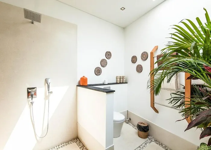 ヴィラ Stunning 6 Bedroom Villa Only 400M To The Beach