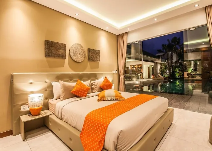 Stunning 6 Bedroom Villa Only 400M To The Beach ヴィラ *