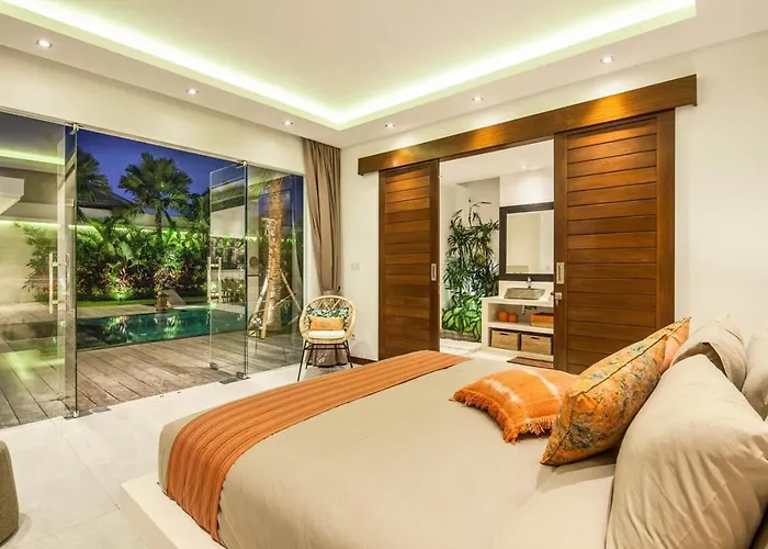 Stunning 6 Bedroom Villa Only 400M To The Beach