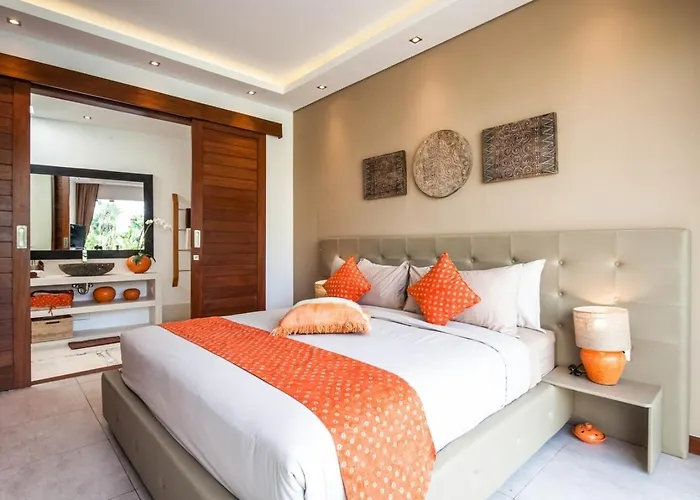 ヴィラ Stunning 6 Bedroom Villa Only 400M To The Beach