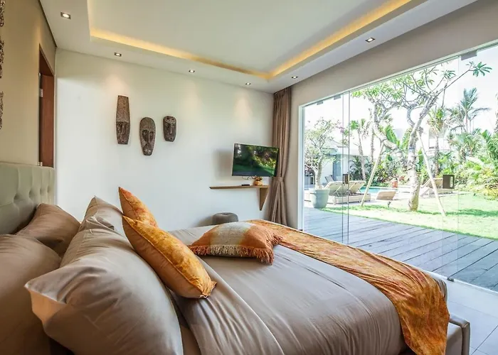 Stunning 6 Bedroom Villa Only 400M To The Beach ヴィラ チャングー