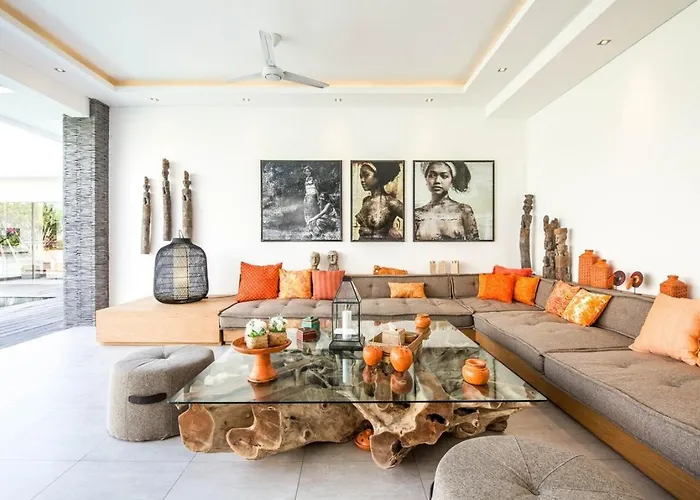 Stunning 6 Bedroom Villa Only 400M To The Beach ヴィラ