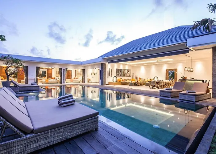 ヴィラ Stunning 6 Bedroom Villa Only 400M To The Beach